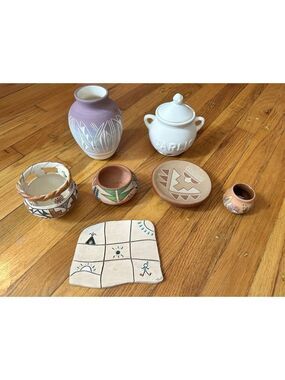 Vintage Navajo Pottery Lot – Hand Painted & Signed Native American Pots (7)